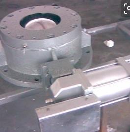 車(chē)間中的加工中的圓頂閥.jpg 車(chē)間中的加工中的圓頂閥.jpg